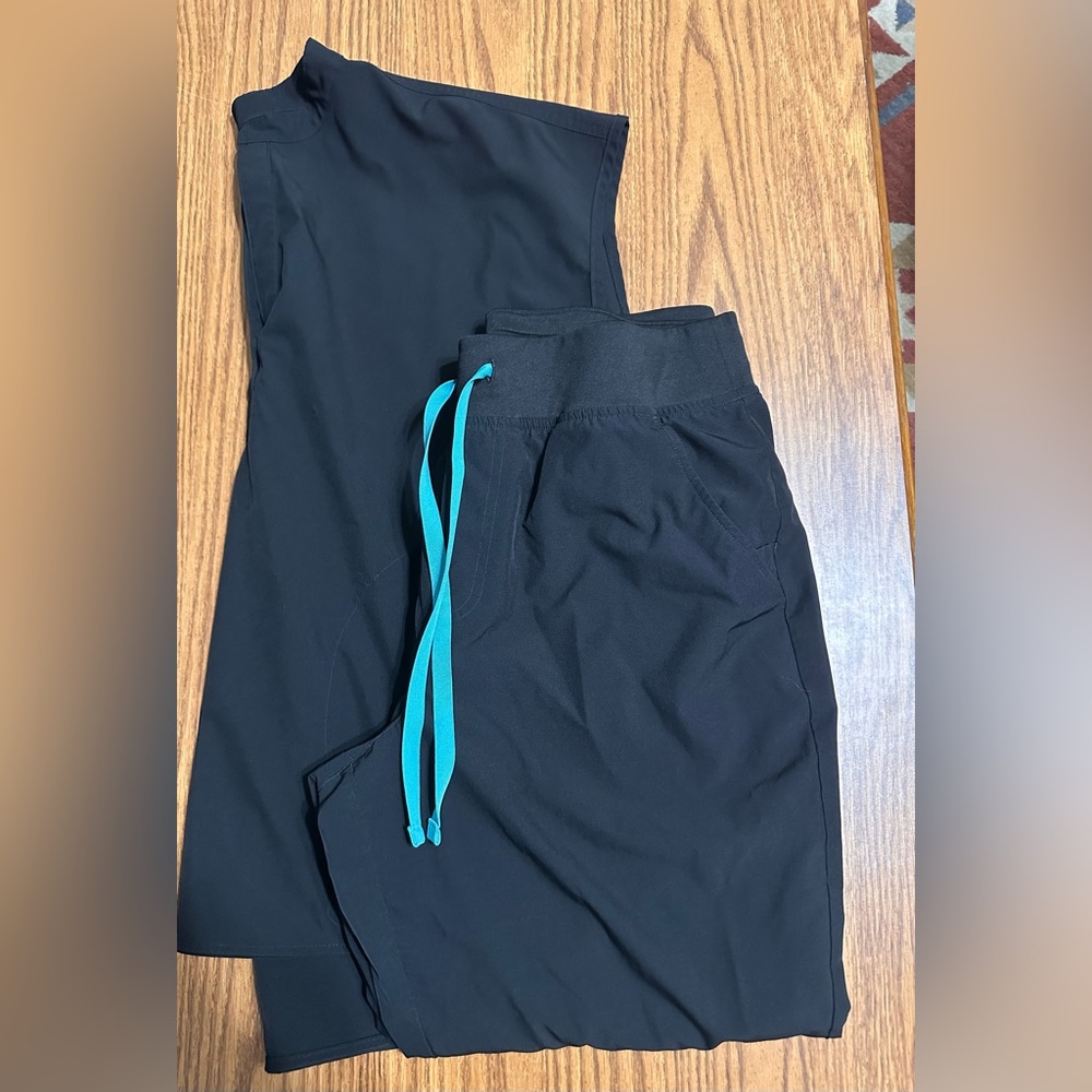 Women’s FIGS Black- Large